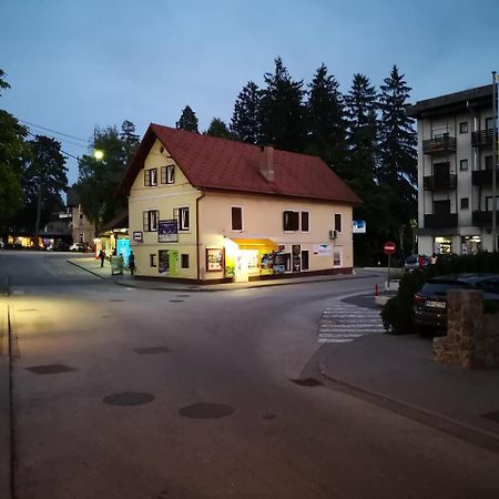 Bus Station Beds Hostel Блед Екстериор снимка